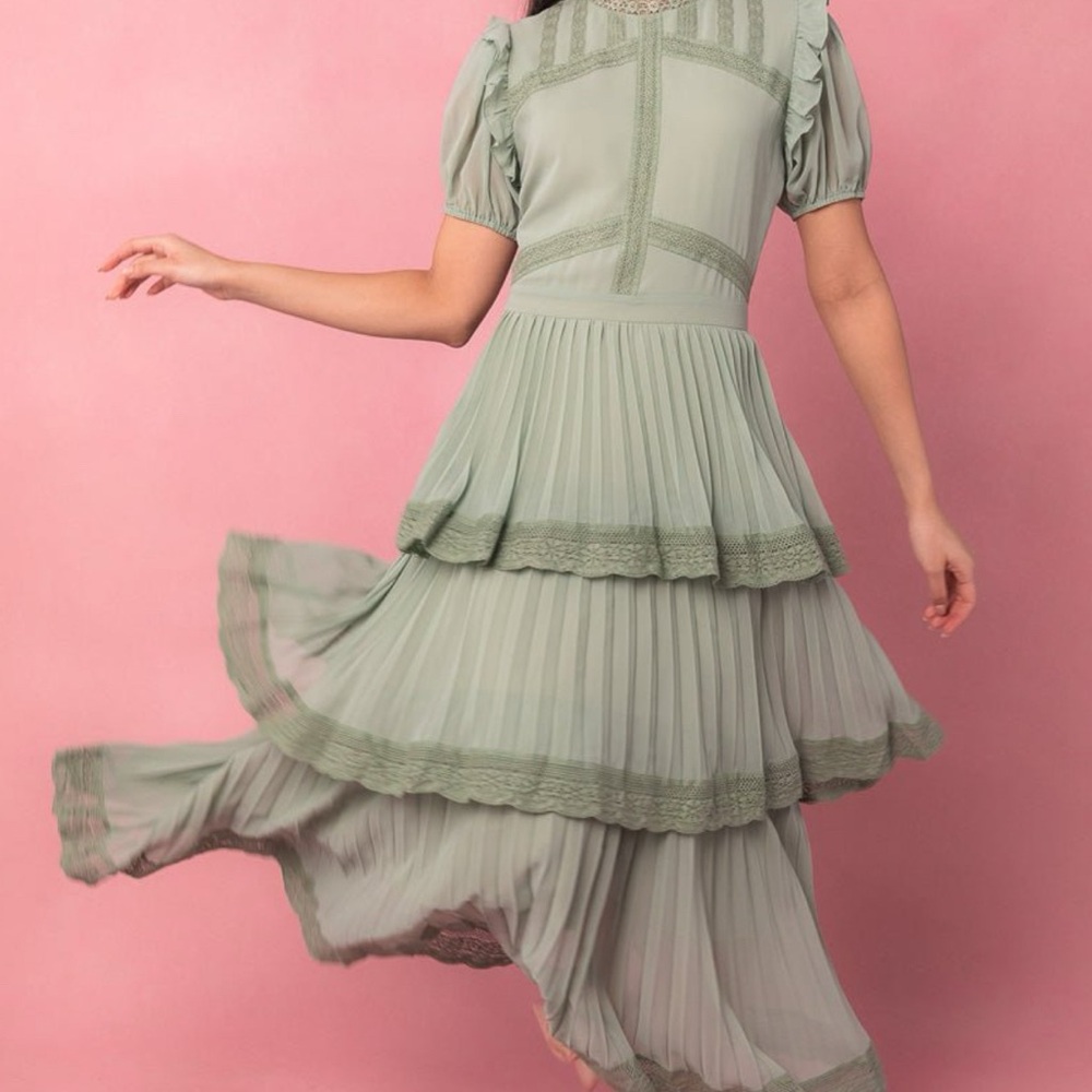 Ivy City Co Green Ruffled Midi Dress with Puff Sleeves New - Picture 5 of 13